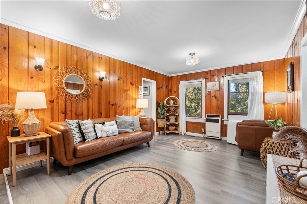 Residential Lease for rent at 25576 Hi Lane, Twin Peaks, San Francisco County CA featuring 3 beds and 1 bath