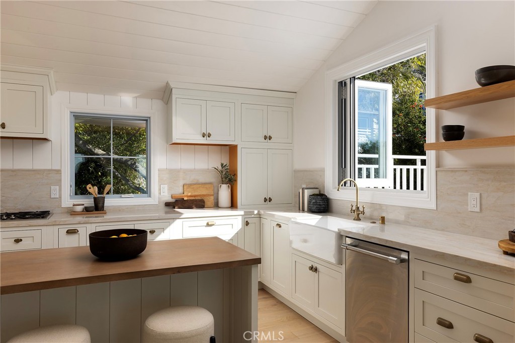 Residential for sale at 31927 Hayes Place, Laguna Beach CA featuring 3 beds and 3 baths