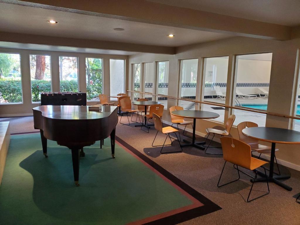 Residential for sale at 281 Tradewinds Drive 5, San Jose CA featuring 1 bed and 1 bath