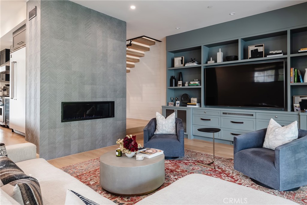 Residential for sale at 3604 Laurel, Manhattan Beach CA featuring 3 beds and 3 baths