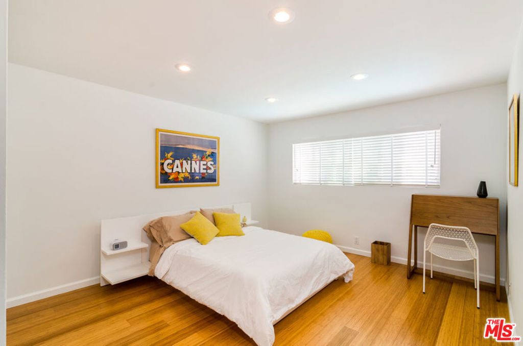 Residential Lease for rent at 22626 Pacific Coast Highway 12, Malibu CA featuring 2 beds and 2 baths