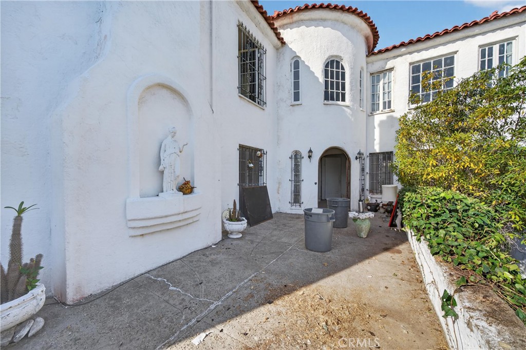 Residential for sale at 2329 N Edgemont, Los Angeles CA featuring 5 beds and 3 baths