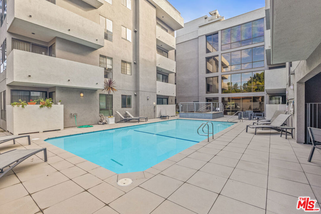 Residential for sale at 12115 San Vicente Boulevard 303, Los Angeles CA featuring 1 bed and 1 bath