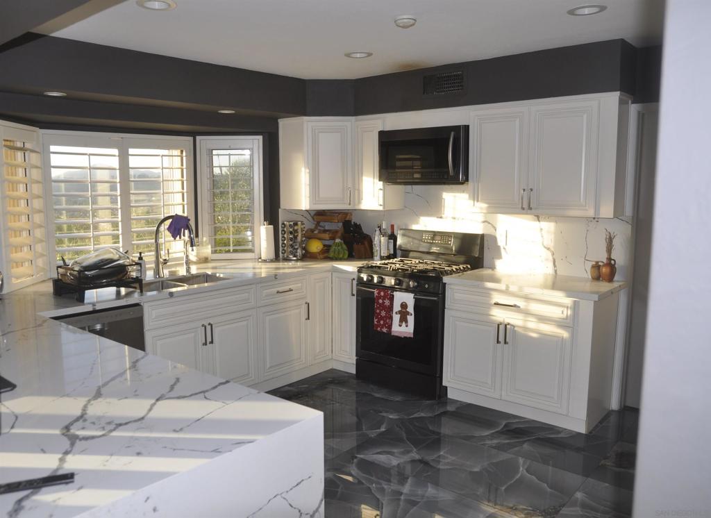 Residential Lease for rent at 204 Cajon View Dr., El Cajon CA featuring 4 beds and 4 baths