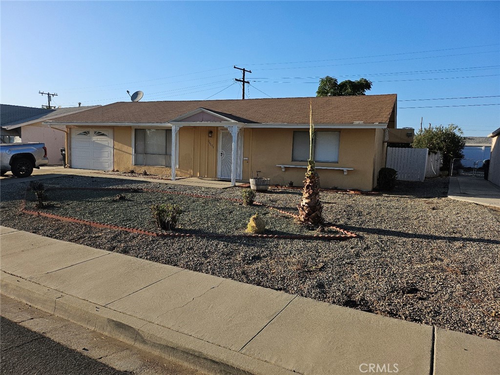 Residential Lease for rent at 26678 Par, Menifee CA featuring 2 beds and 2 baths