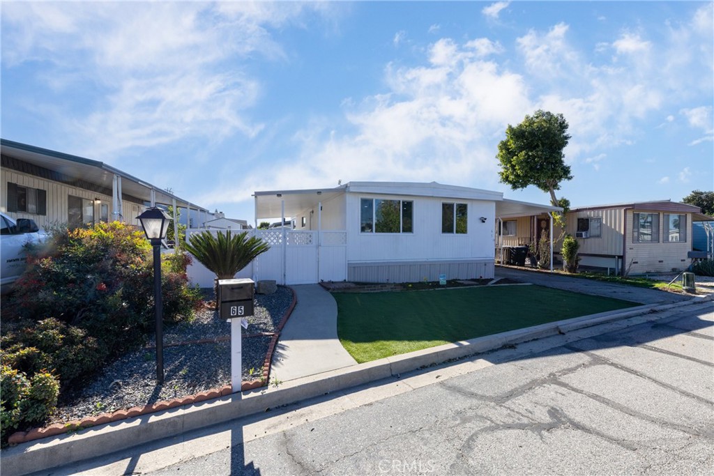 Manufactured In Park for sale at 65 Round table 65, Riverside CA featuring 2 beds and 2 baths