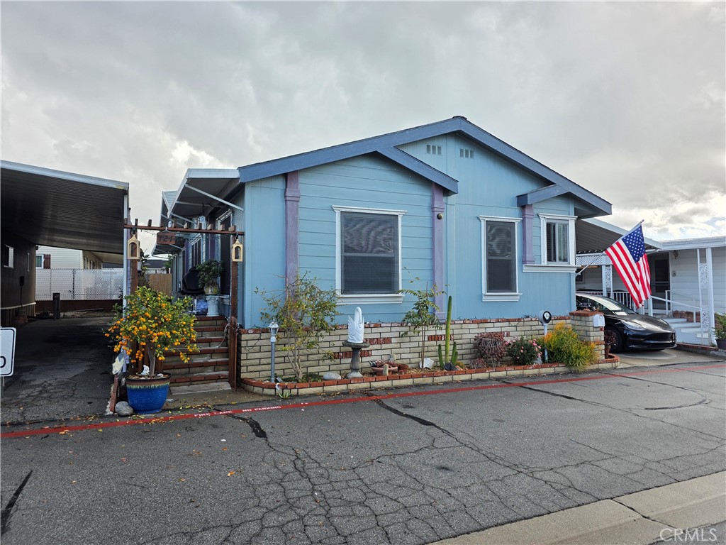 Manufactured In Park for sale at 4800 Daleview Avenue 121, El Monte CA featuring 3 beds and 2 baths