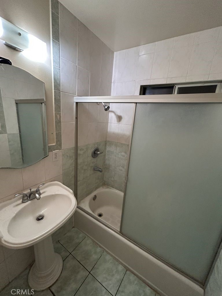 Residential Lease for rent at 2646 Falling Leaf Ave C, Rosemead CA featuring 2 beds and 1 bath