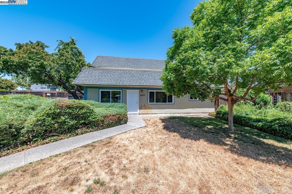 Residential Lease for rent at 4327 FAIRLANDS DRIVE, Pleasanton CA featuring 2 beds and 2 baths