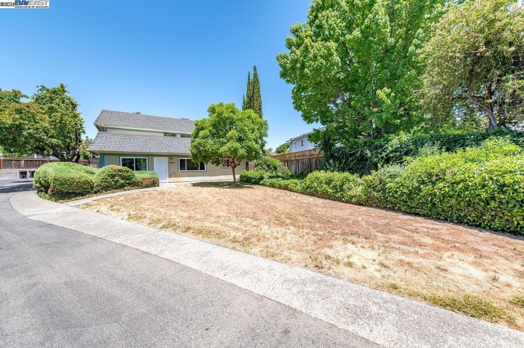 Residential Lease for rent at 4327 FAIRLANDS DRIVE, Pleasanton CA featuring 2 beds and 2 baths