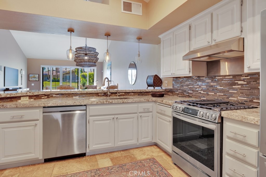 Residential for sale at 313 Appaloosa Way, Palm Desert CA featuring 2 beds and 3 baths