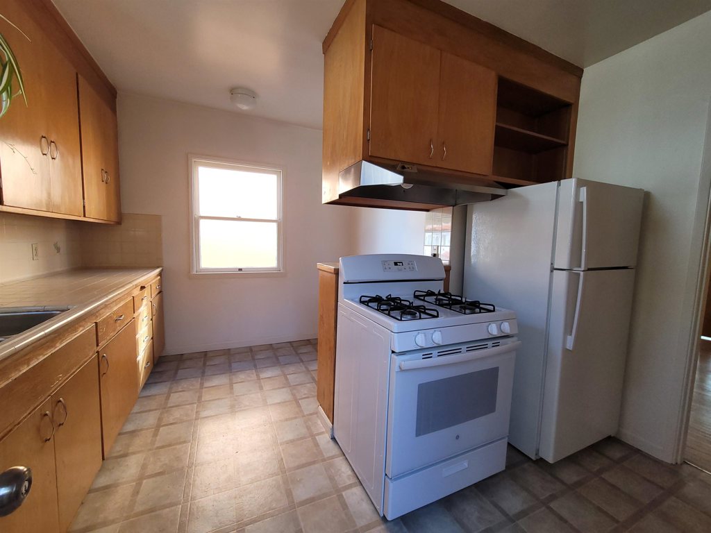 Residential for sale at 1901 Parker St 3, Berkeley CA featuring 2 beds and 1 bath