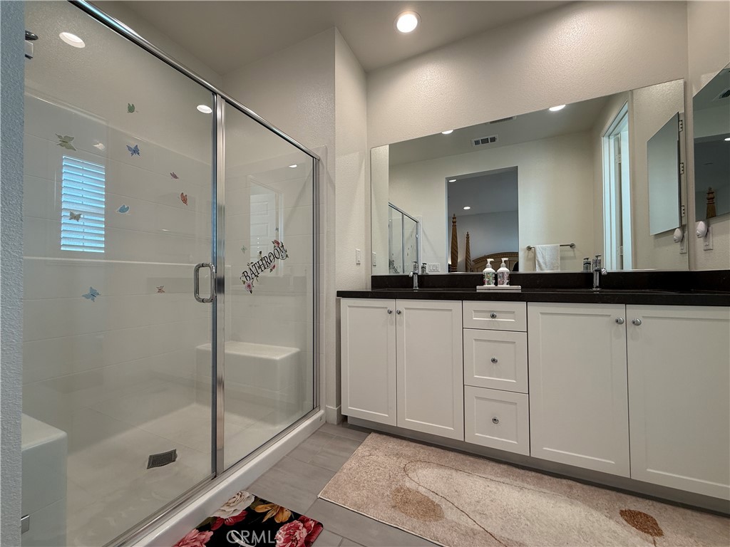 Residential Lease for rent at 4096 E Peony Paseo 23, Ontario CA featuring 3 beds and 3 baths