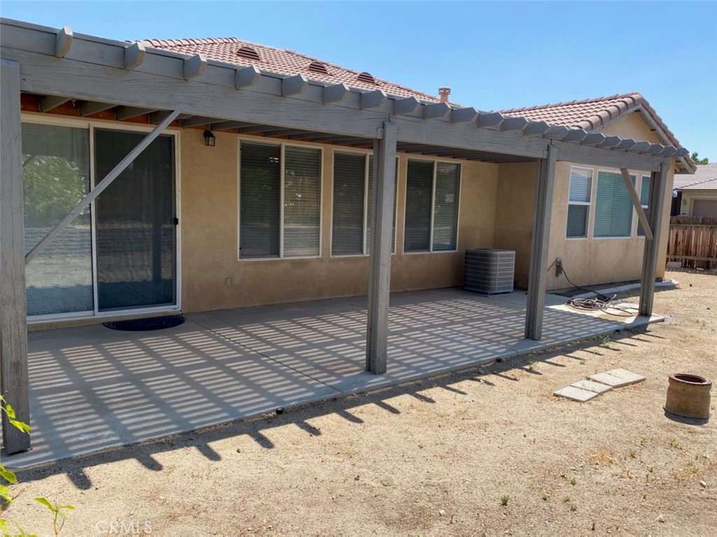 Residential Lease for rent at 14938 Sorrel Road, Victorville CA featuring 3 beds and 2 baths