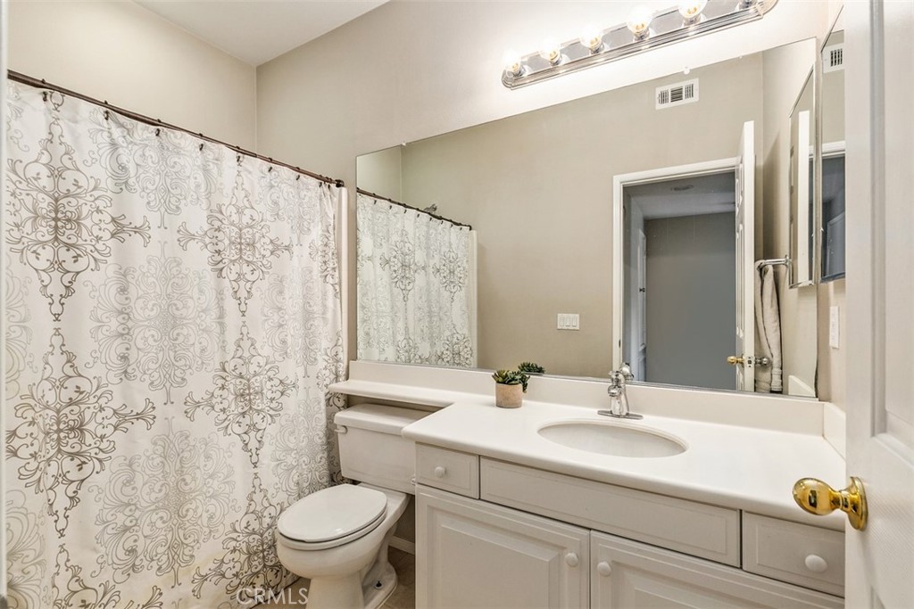 Residential Lease for rent at 386 QUAIL, Irvine CA featuring 2 beds and 2 baths