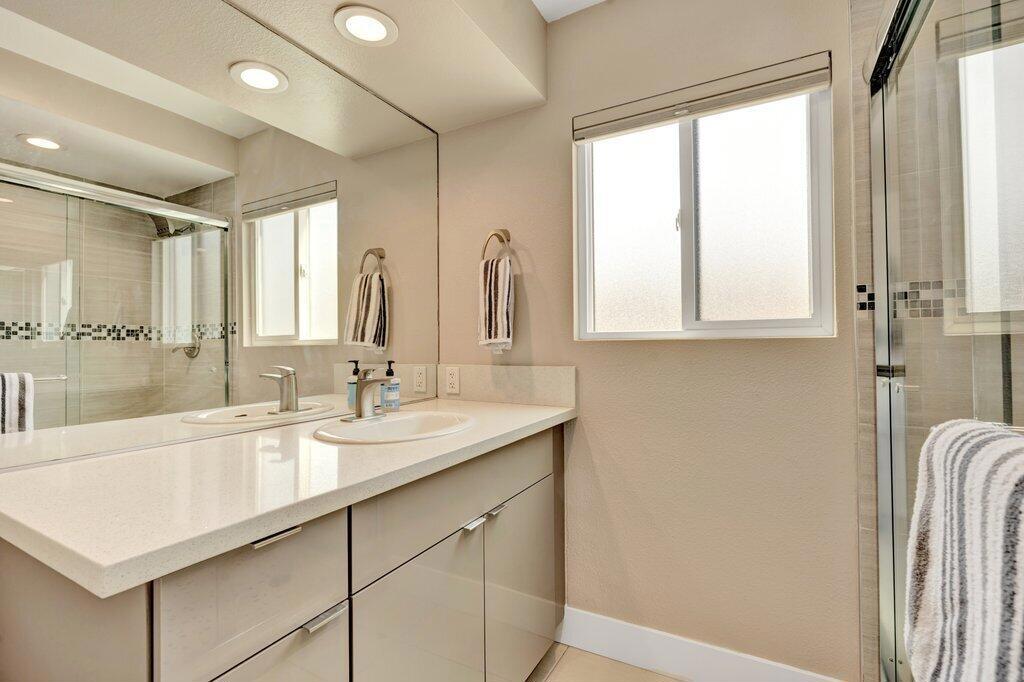 Residential for sale at 53025 Avenida Vallejo, La Quinta CA featuring 3 beds and 2 baths