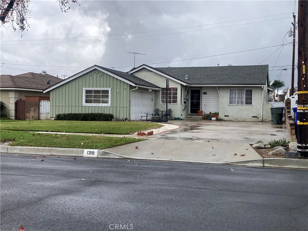 Residential Lease for rent at 1319 N Vine, Ontario CA featuring 3 beds and 2 baths