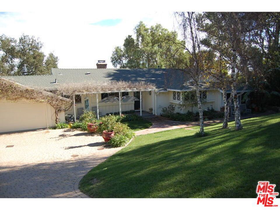Residential Lease for rent at 29507 HARVESTER Road, Malibu CA featuring 3 beds and 2 baths