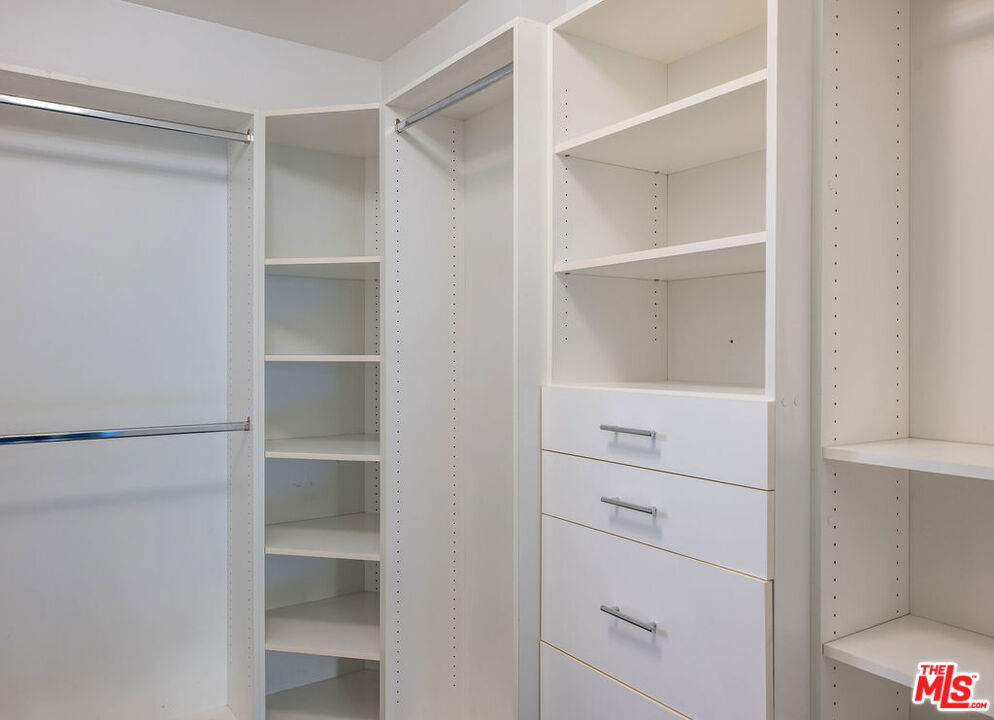 Residential Lease for rent at 8787 Shoreham Drive 604, West Hollywood CA featuring 2 beds and 2 baths