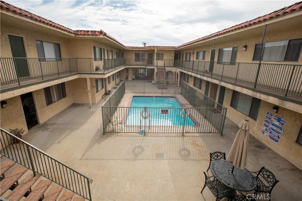 Residential Lease for rent at 4015 W 137th Street 229, Hawthorne CA featuring 1 bed and 1 bath