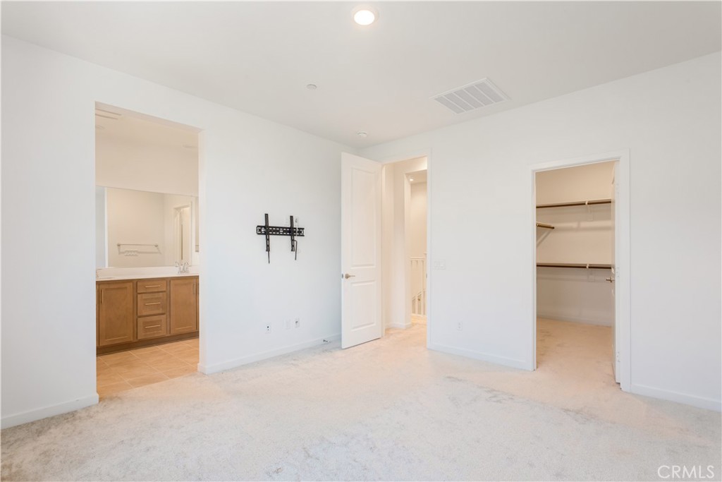 Residential Lease for rent at 32367 Tannat, Temecula CA featuring 3 beds and 3 baths