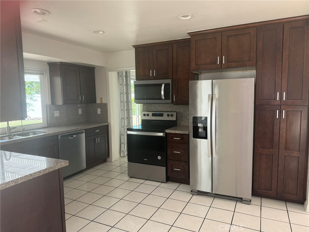 Residential Lease for rent at 24451 Quintana Drive, Mission Viejo CA featuring 5 beds and 3 baths