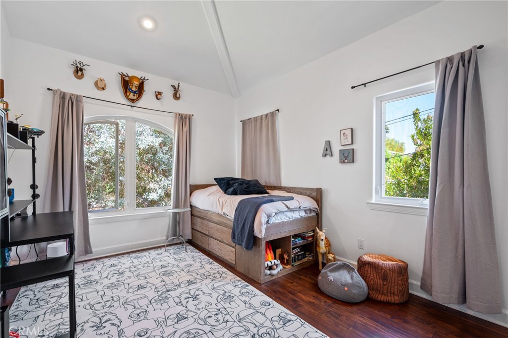 Residential Lease for rent at 3210 N Ardmore Avenue, Manhattan Beach CA featuring 5 beds and 4 baths