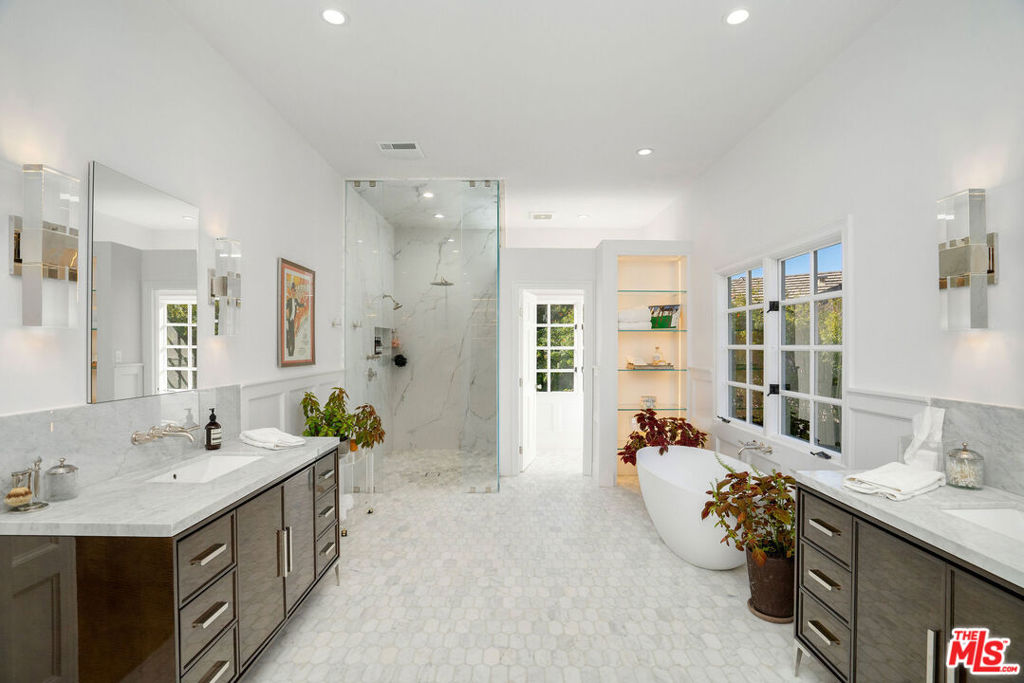 Residential Lease for rent at 5420 Indian Trail Court, Westlake Village CA featuring 4 beds and 5 baths