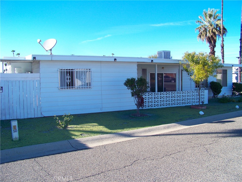 Residential for sale at 661 San Juan, Hemet CA featuring 2 beds and 2 baths
