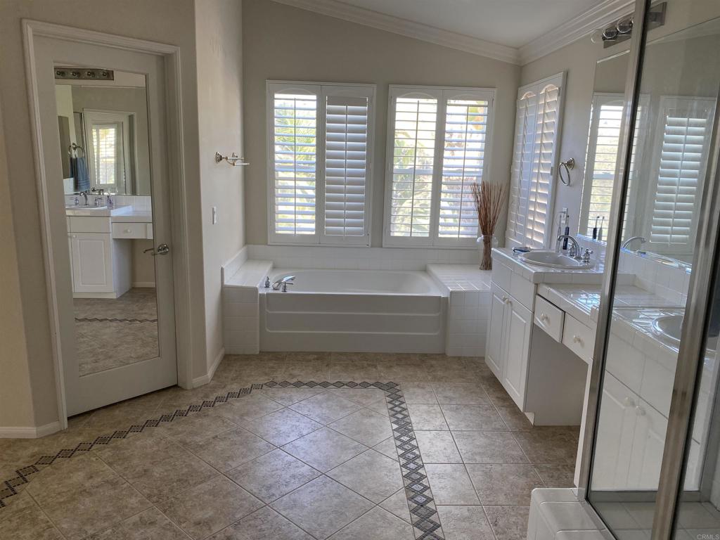 Residential Lease for rent at 10992 Clovehurst Way, San Diego CA featuring 5 beds and 3 baths