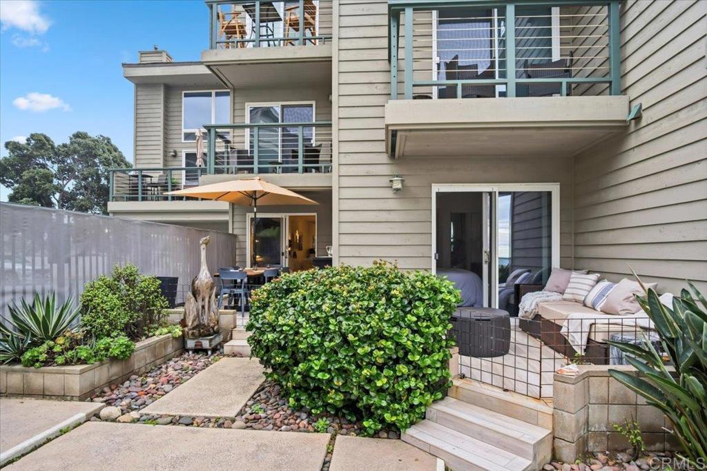 Residential for sale at 940 Sealane Dr 3, Encinitas CA featuring 2 beds and 2 baths