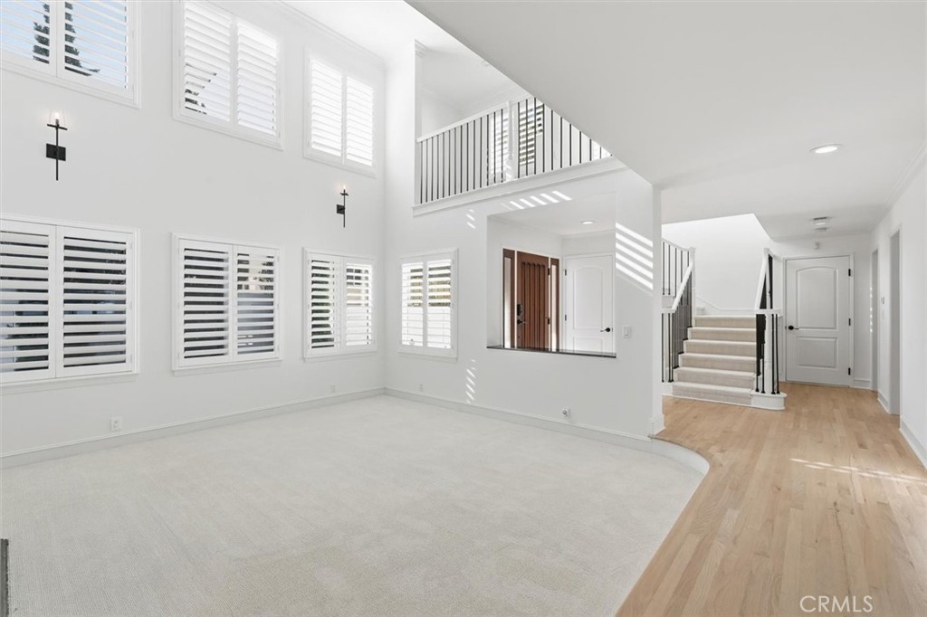 Residential Lease for rent at 1720 Elm Avenue, Manhattan Beach CA featuring 5 beds and 3 baths