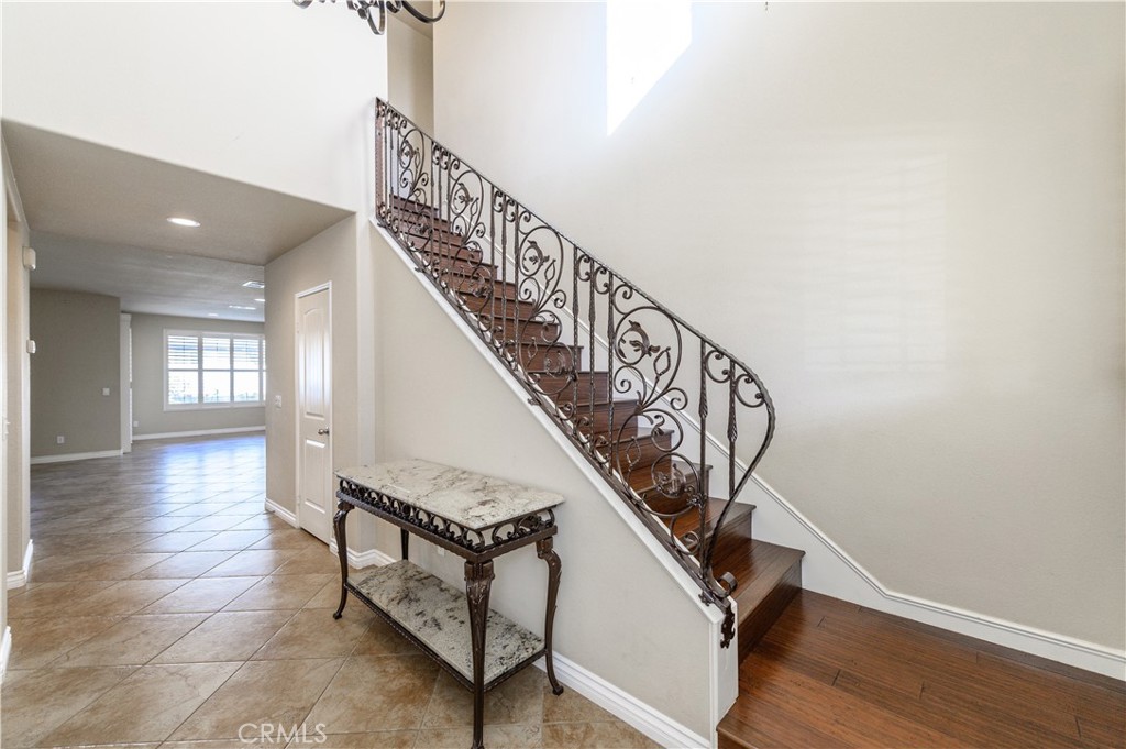 Residential Lease for rent at 6013 Flagstaff, Eastvale CA featuring 5 beds and 5 baths