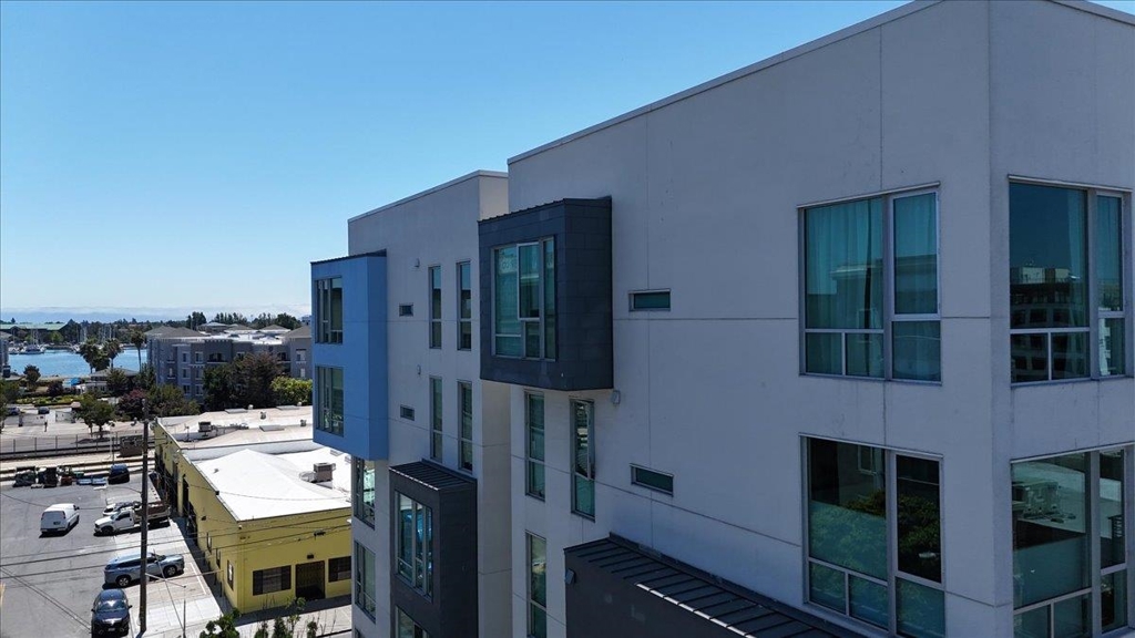 Residential for sale at 200 2Nd St 309, Oakland CA featuring 1 bed and 1 bath