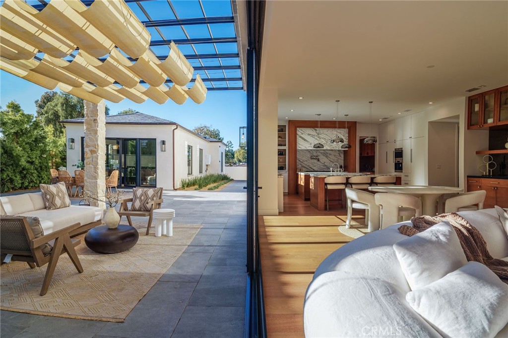 Residential for sale at 704 Apsley, Palos Verdes Estates CA featuring 6 beds and 6 baths