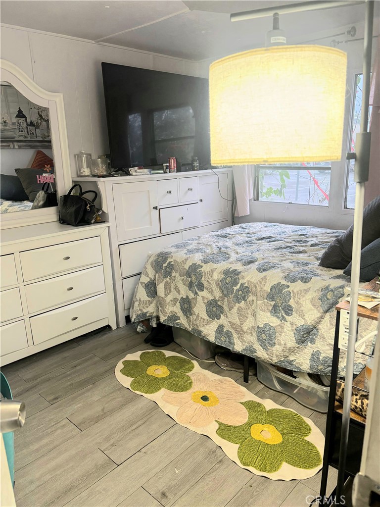 Manufactured In Park for sale at 8239 COTTONWOOD AVE 13, Fontana CA featuring 2 beds and 1 bath