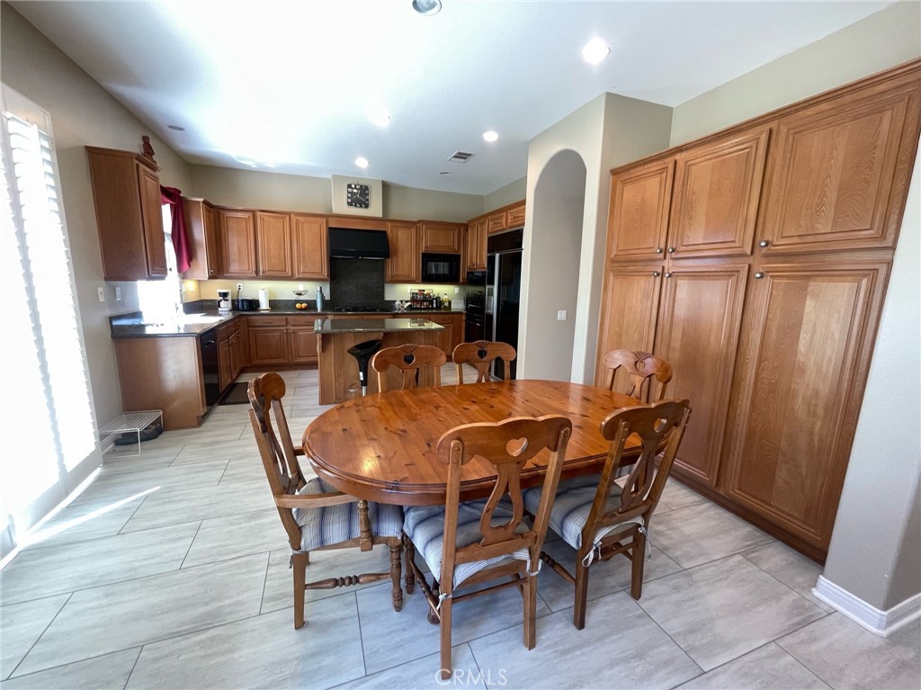 Residential Lease for rent at 5112 Via San Lucas, Newbury Park CA featuring 5 beds and 5 baths