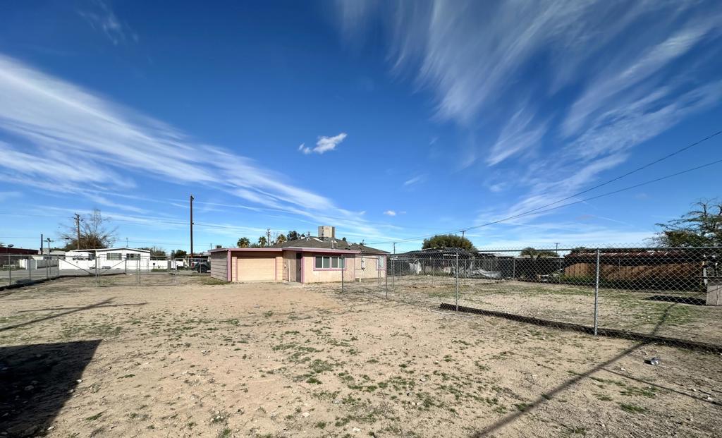 Residential for sale at 17595 Blythe Way, Blythe CA featuring 3 beds and 1 bath