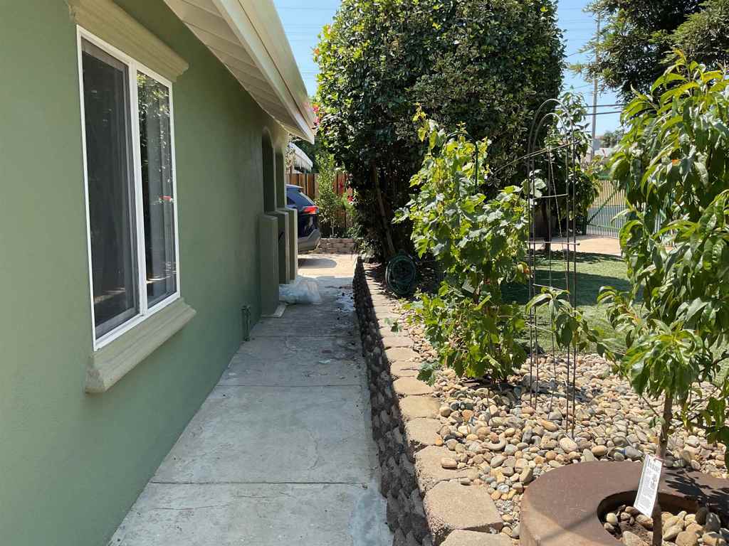 Residential for sale at 94 Anchor Dr, Bay Point CA featuring 3 beds and 1 bath