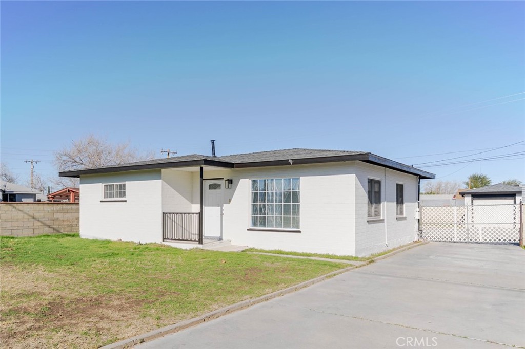 Residential for sale at 925 W Oldfield Street, Lancaster CA featuring 3 beds and 1 bath