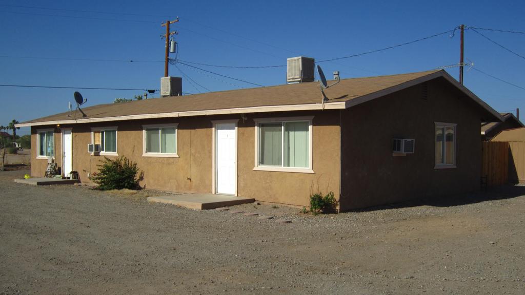 Residential Lease for rent at 10340 E Vernon Avenue 1, Blythe CA featuring 2 beds and 1 bath