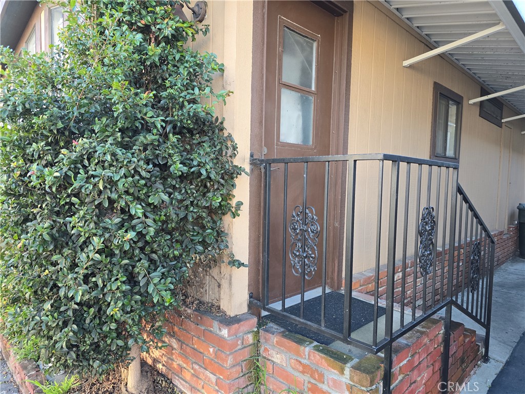 Manufactured In Park for sale at 327 W Wilson 15, Costa Mesa CA featuring 2 beds and 1 bath