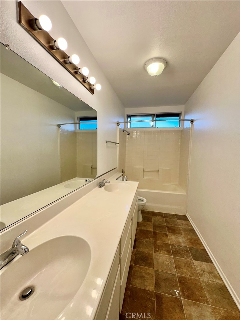 Residential Lease for rent at 5032 Berkley Avenue, Hemet CA featuring 4 beds and 3 baths