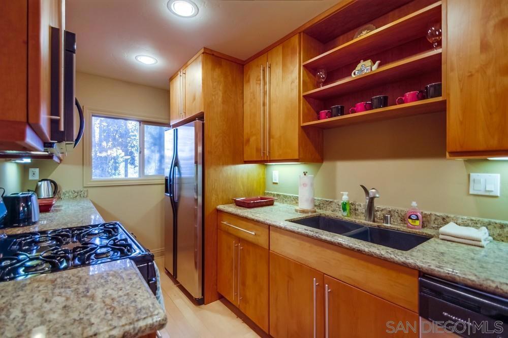 Residential Lease for rent at 1049 Felspar St 22, San Diego CA and 1 bath