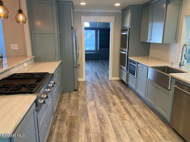 Residential Lease for rent at 2147 Meadow Brook Court, Thousand Oaks CA featuring 3 beds and 2 baths