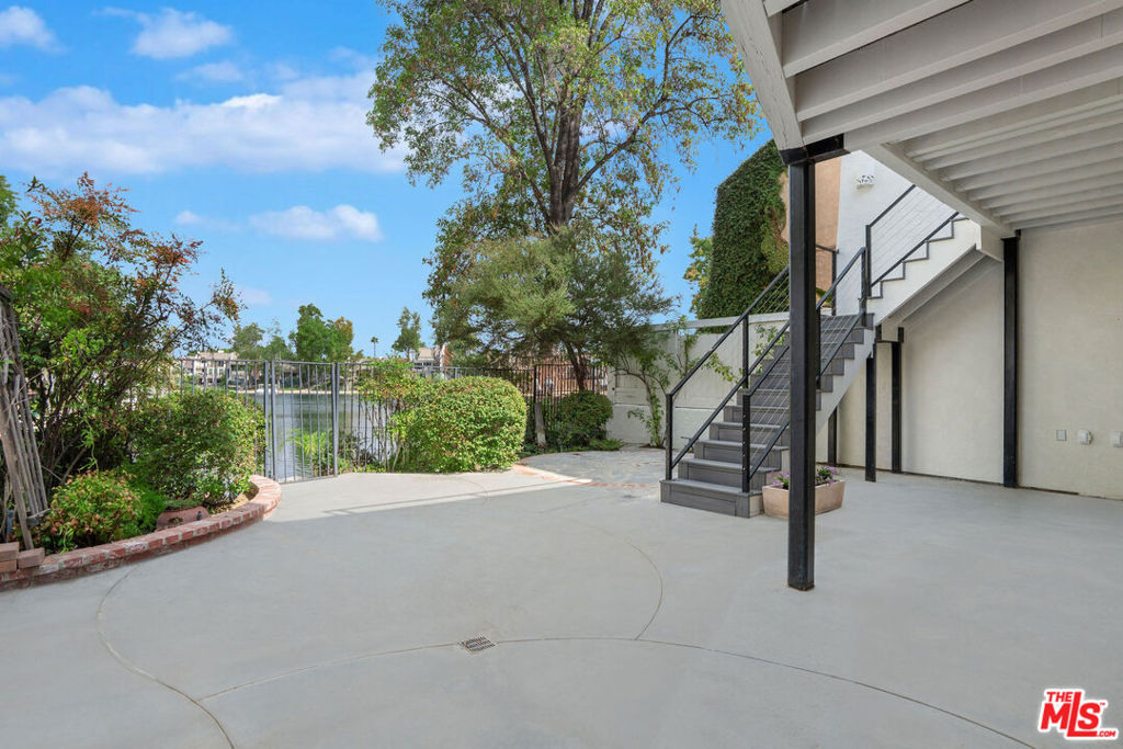 Residential Lease for rent at 4618 Park Mirasol, Calabasas CA featuring 3 beds and 3 baths