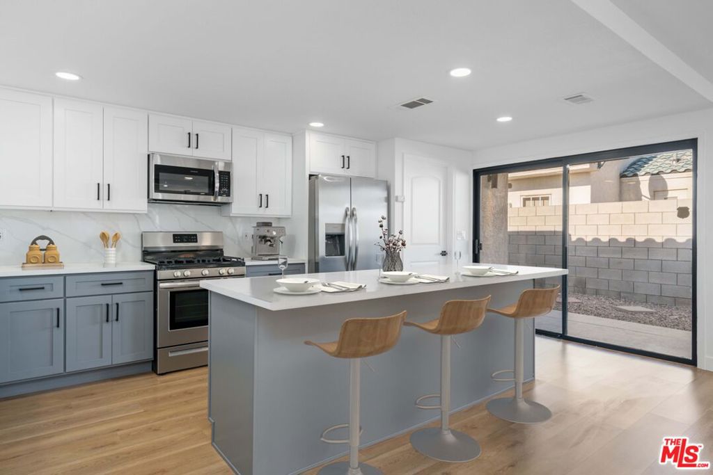 Residential Lease for rent at 67350 Medano Road, Cathedral City CA featuring 3 beds and 2 baths