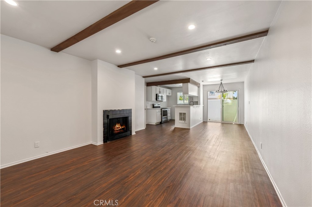 Residential Lease for rent at 415 S Prospect Avenue 108, Redondo Beach CA featuring 2 beds and 2 baths