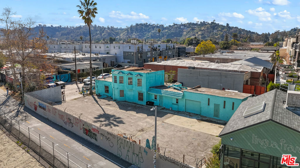 Residential for sale at 3051 N Coolidge Avenue, Los Angeles CA