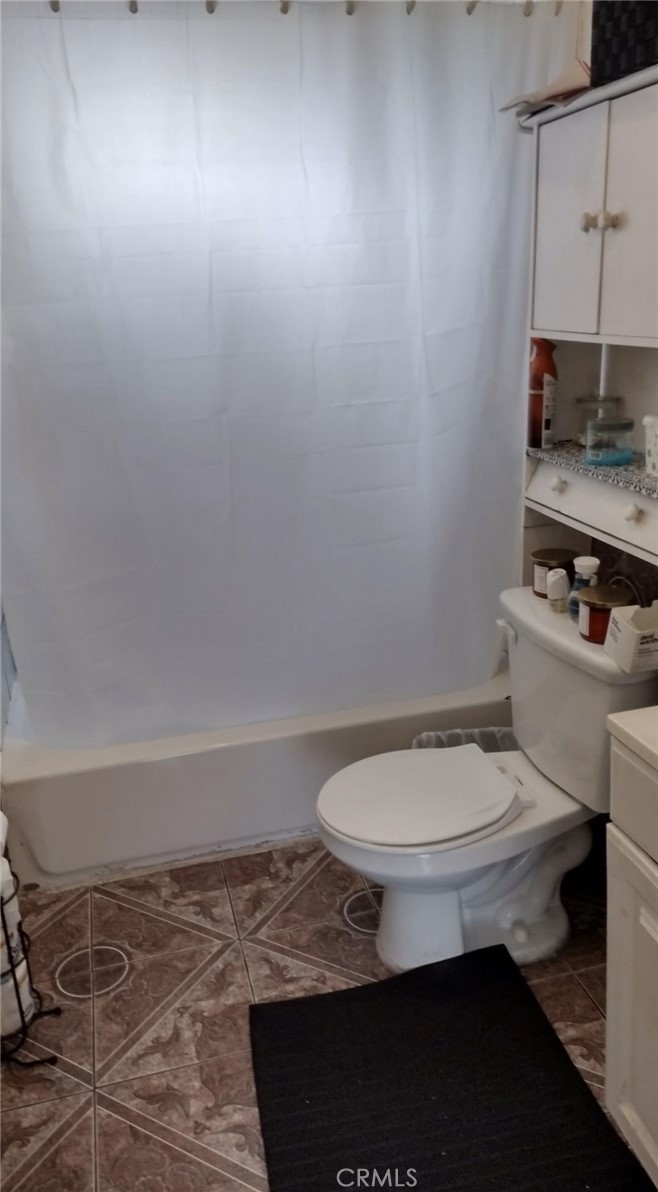 Residential Income for sale at 910 E 76th, Los Angeles CA